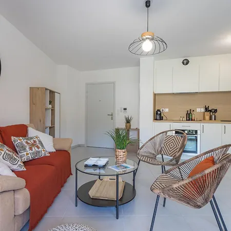 Apartment 151 Bay Street-1 By Interhome *